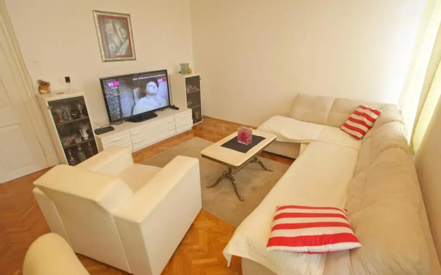 Funky Old Town Apartment