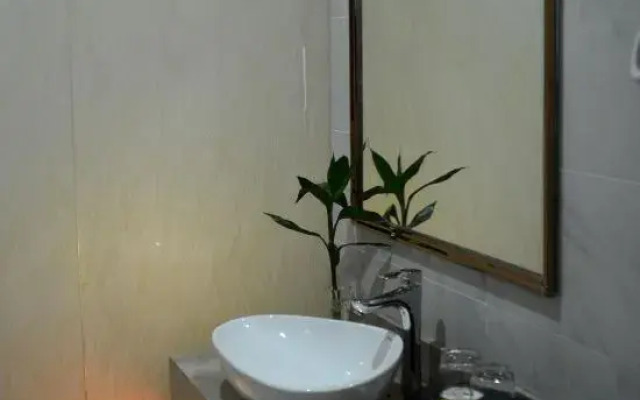 LIKE MUCH Hotel (lianjiang Wanjia City Plaza store)