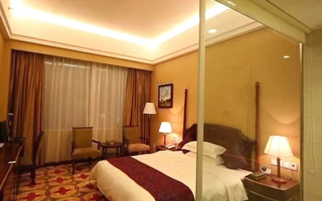 Longde International Hotel