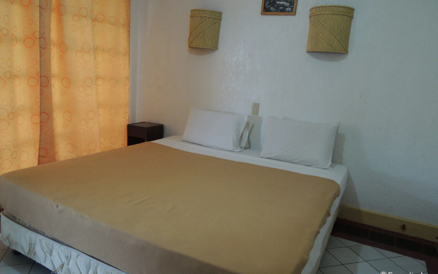 Estaca bay Garden Resort