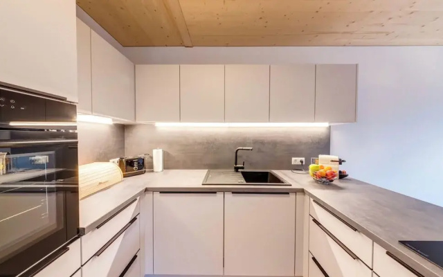 Urban-Apartmenthaus zwischen Berg und See