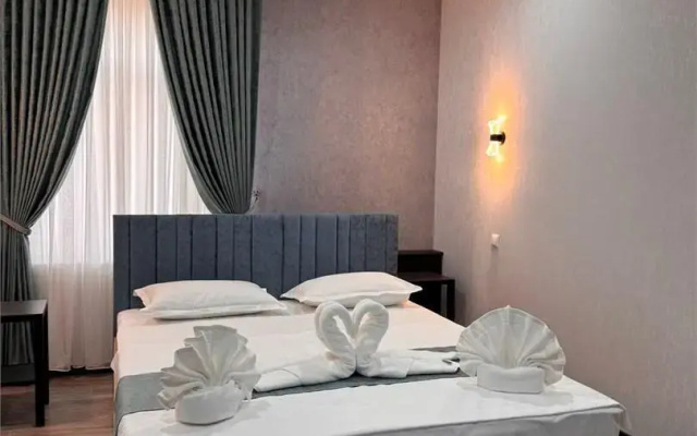 Mehran Hostel (Мехран)