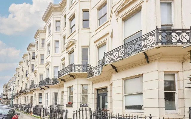 Host Stay Mermaid Hove