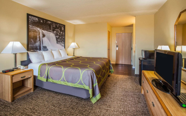 Super 8 by Wyndham Remington