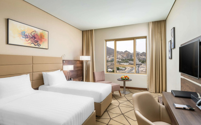 Wirgan Al Noor, Tapestry Collection by Hilton