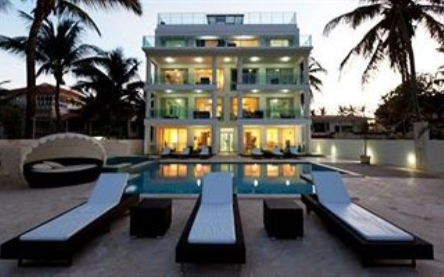 Watermark Luxury Oceanfront All Suite Hotel