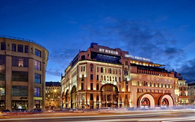 Гостиница The St. Regis Moscow Nikolskaya вид на фасад