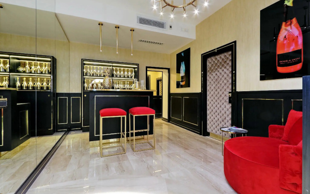 Trevi Diamond Luxury Suites & Jacuzzi