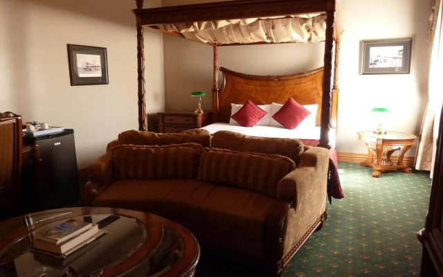 Denison Boutique Hotel