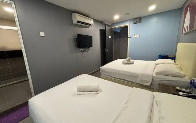 Grand Village Hotel