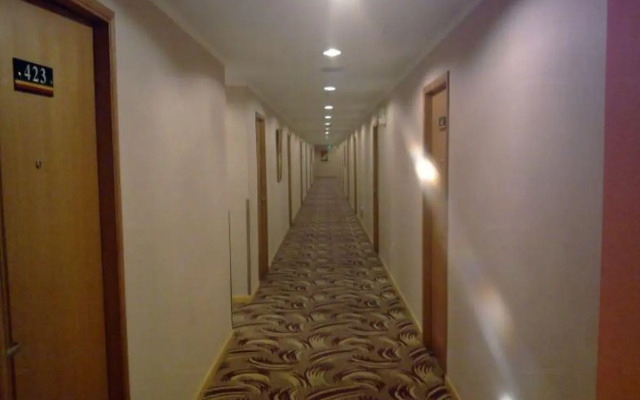 Super 8 Hotel (Suzhou Shihu East Road Metro Station)