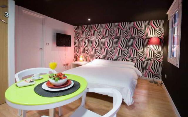 Отель Colon 3000 Apartamentos комната для гостей