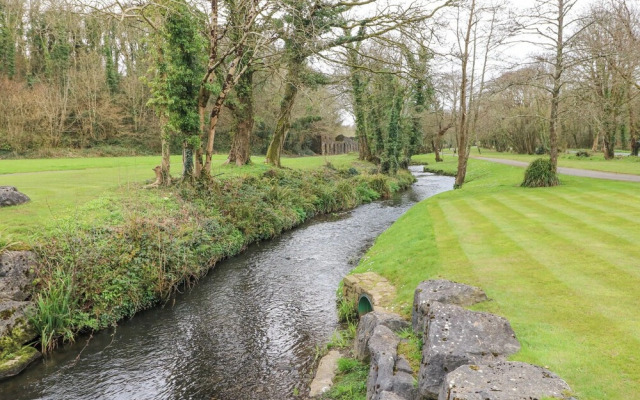 Touchwood Lodge