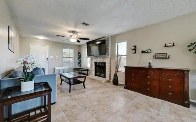 Modern Pflugerville Home Near Austin