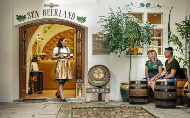 Spa Beerland - At The Golden Lamb