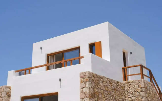 ROOTS Nature Living Milos