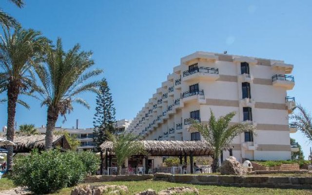 Отель Venus Beach Hotel Кипр, Пафос - 3 отзыва об отеле, цены и фото номеров - забронировать отель Venus Beach Hotel онлайн вид на фасад