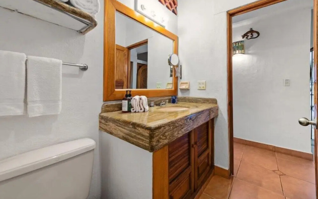 Ocean View 1Br Condo-balcony-beach-pool - 306