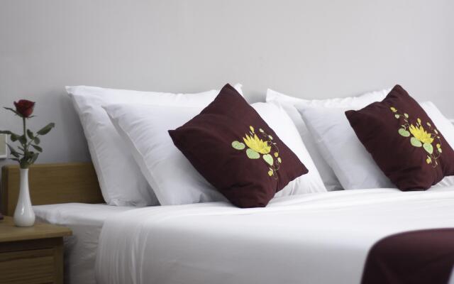 Golden Lotus Inle Hotel вид на фасад