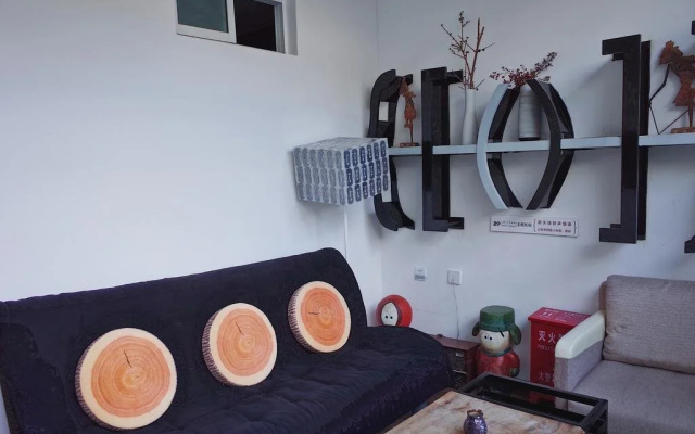 Dali Words Collection Hostel
