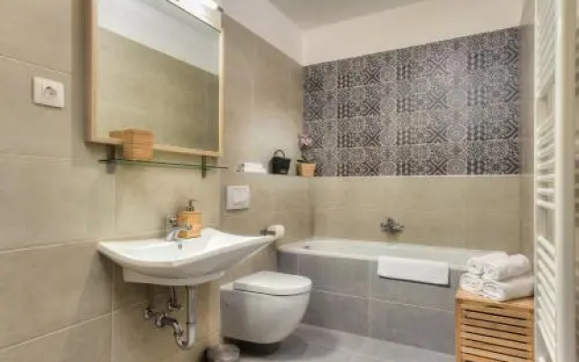 PR6 Apartments