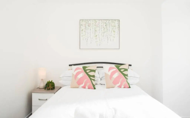 Brynglas Newport flat sleeps 8 - Mycityhaven