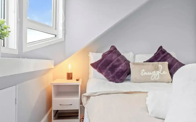 Charming Village Escape near Loch Lomond