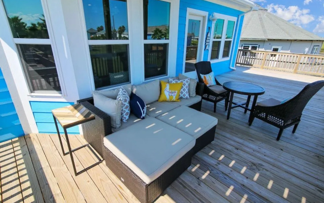 Blue Dolphin by Ryson Vacation Rentals