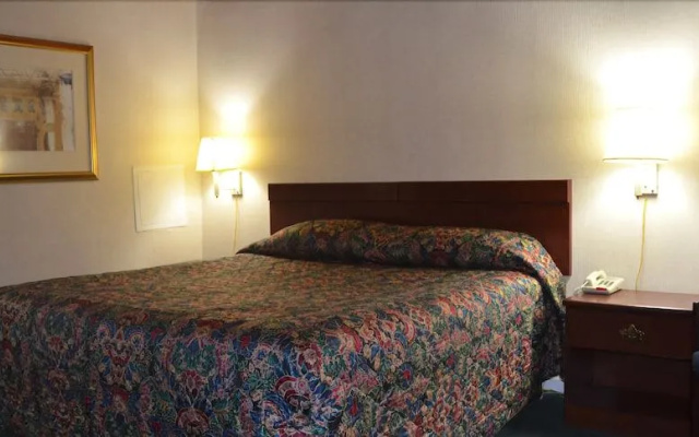 Paramount Motel