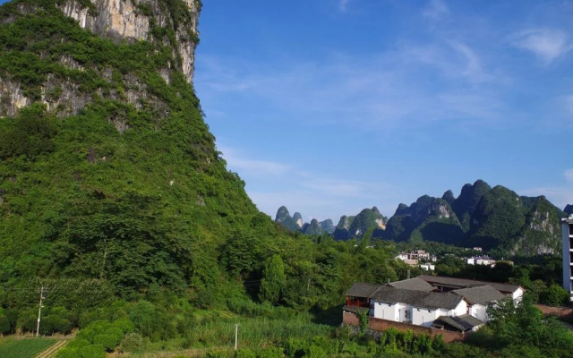 Yangshuo Dahuwai Camps Hotel