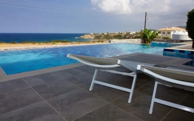 Luxurious Villa With Breathtaking Seaview