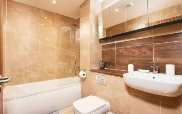 Fantastic 5 Bed House in Manchester w/Parking