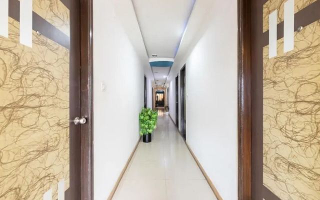 The Red Velvet by OYO Rooms
