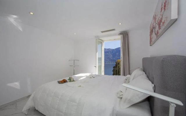 Red View Apartment
