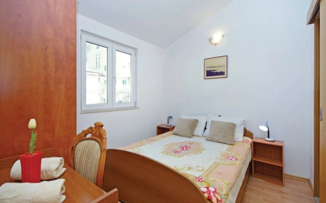 Comfortable Apartment in Makarska Near to Beach