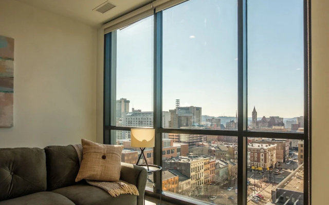 Modern Downtown Apartments by Frontdesk