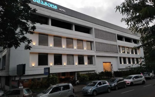 Seasons Hotel