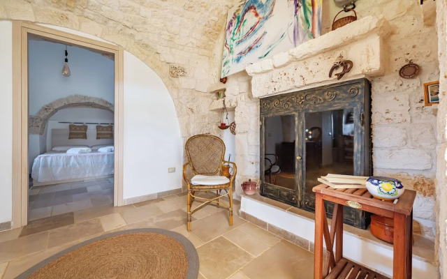 Trullo Conosolo With Pool
