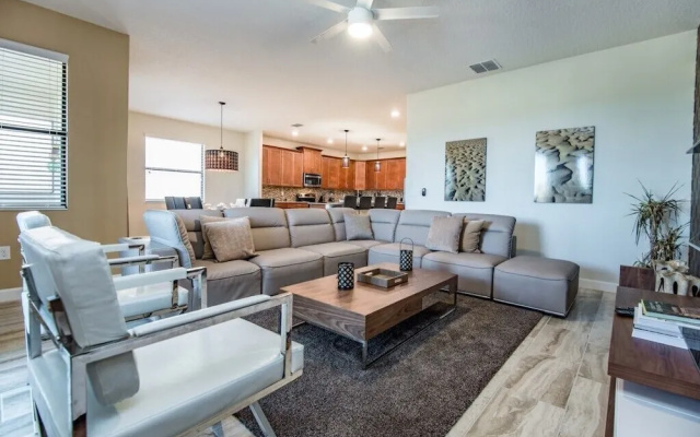 6-Bedroom Villa in Davenport 5468SC
