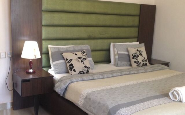 Отель Millennium Apartments Нигерия, Лагос - отзывы, цены и фото номеров - забронировать отель Millennium Apartments онлайн вид на фасад