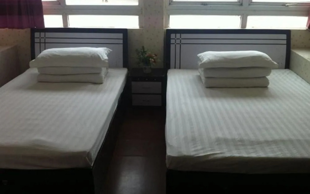 Yueliangwan Fashion Hostel