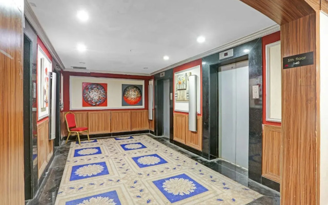 Townhouse 808 Royal Palms Shared Serviced Apartment by OYO Rooms