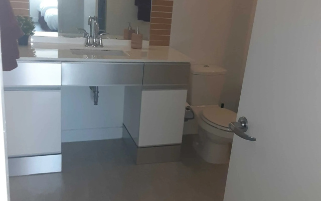 Deep Cleaned 1Br Apartment | Downtown Location