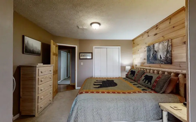 Heaven's Door 2 Bedroom Cabin by RedAwning