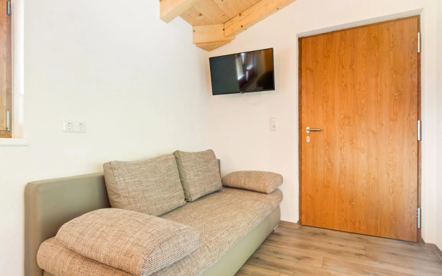 Cozy apartment in Hollersbach in Pinzgau with