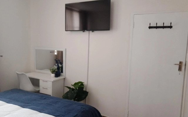 Private Room Chez Khanyi Homestays
