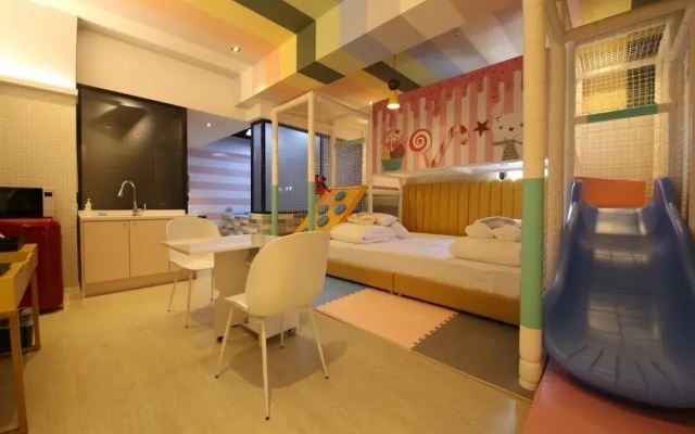 Almond Kids Hotel