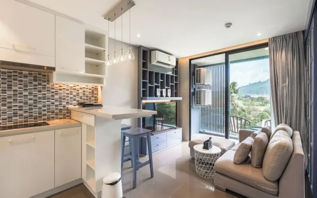 1BR Suite with Rooftop Pool C223