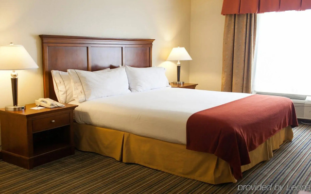 Holiday Inn Express and Suites Turlock by IHG