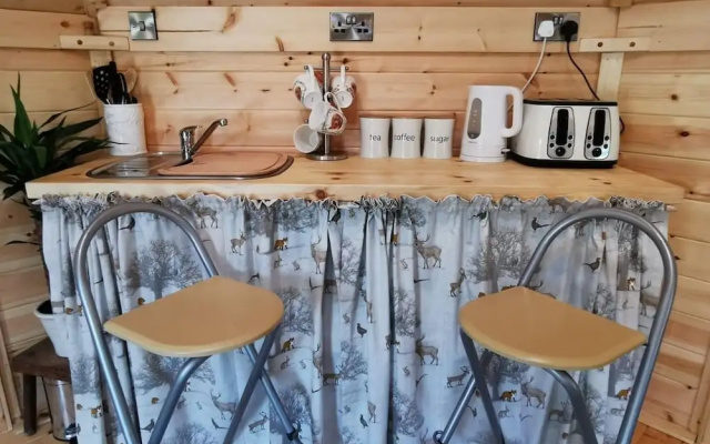 Charming 1-bed Cabin in Gaerwen